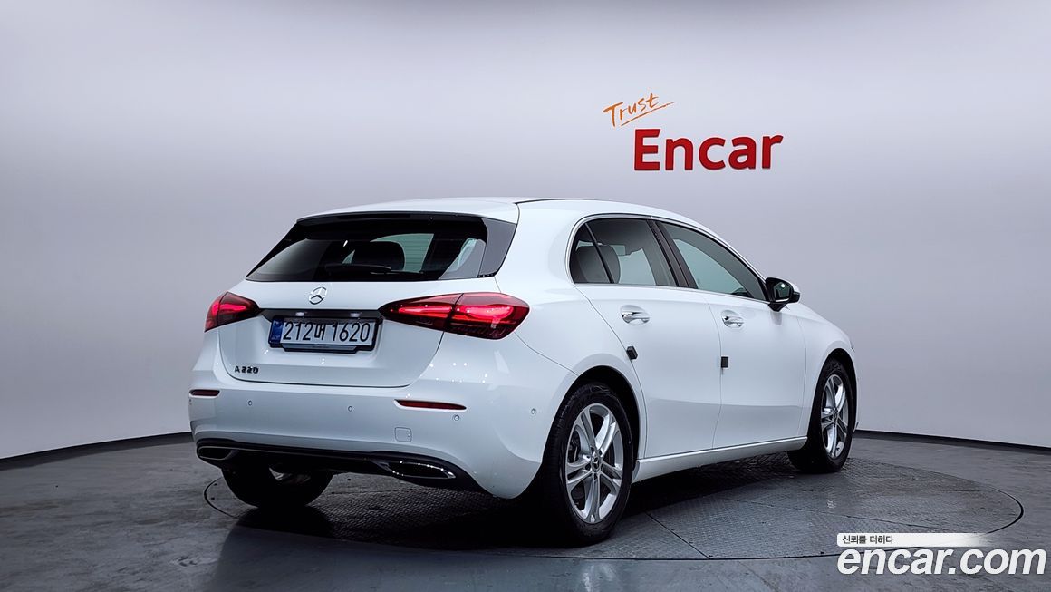 Mercedes-Benz A-Class A220 Hatchback, 2025