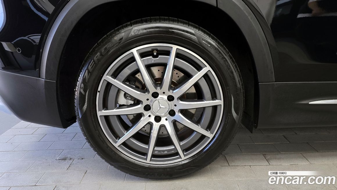 Mercedes-Benz GLB-Class AMG GLB35 4MATIC, 2021