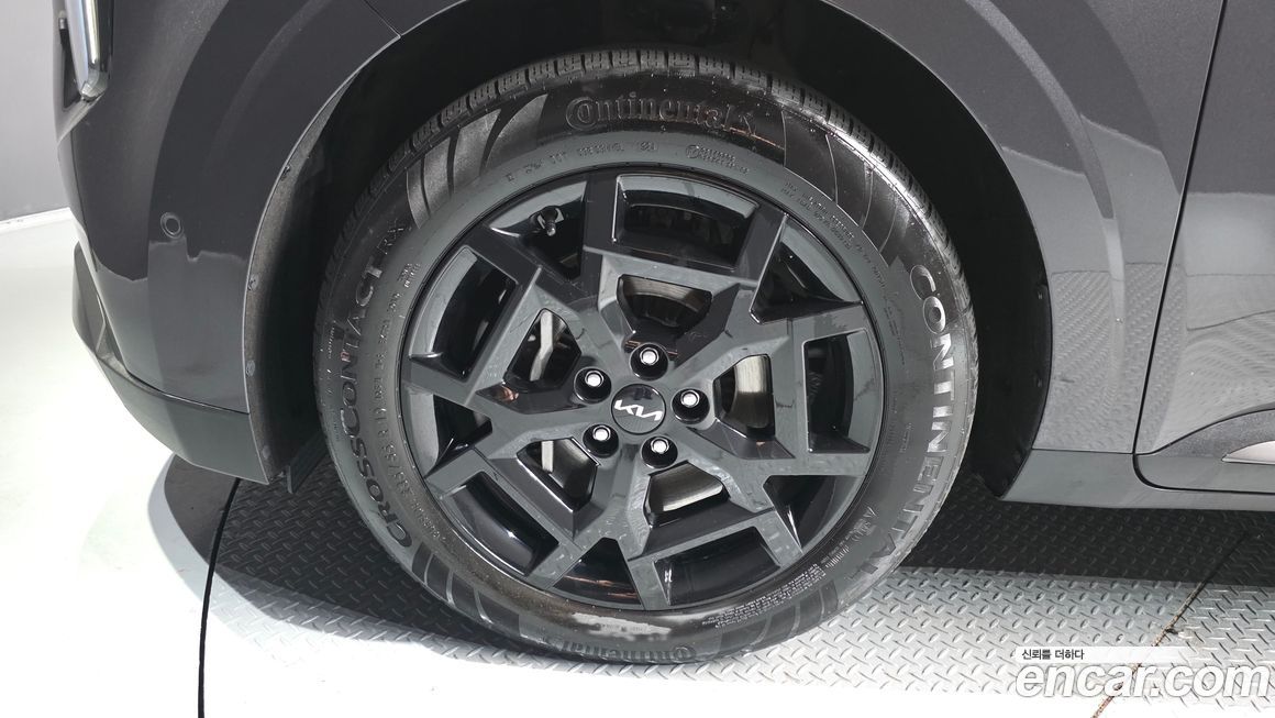 Kia Carnival 9-Seater Gravity, 2025