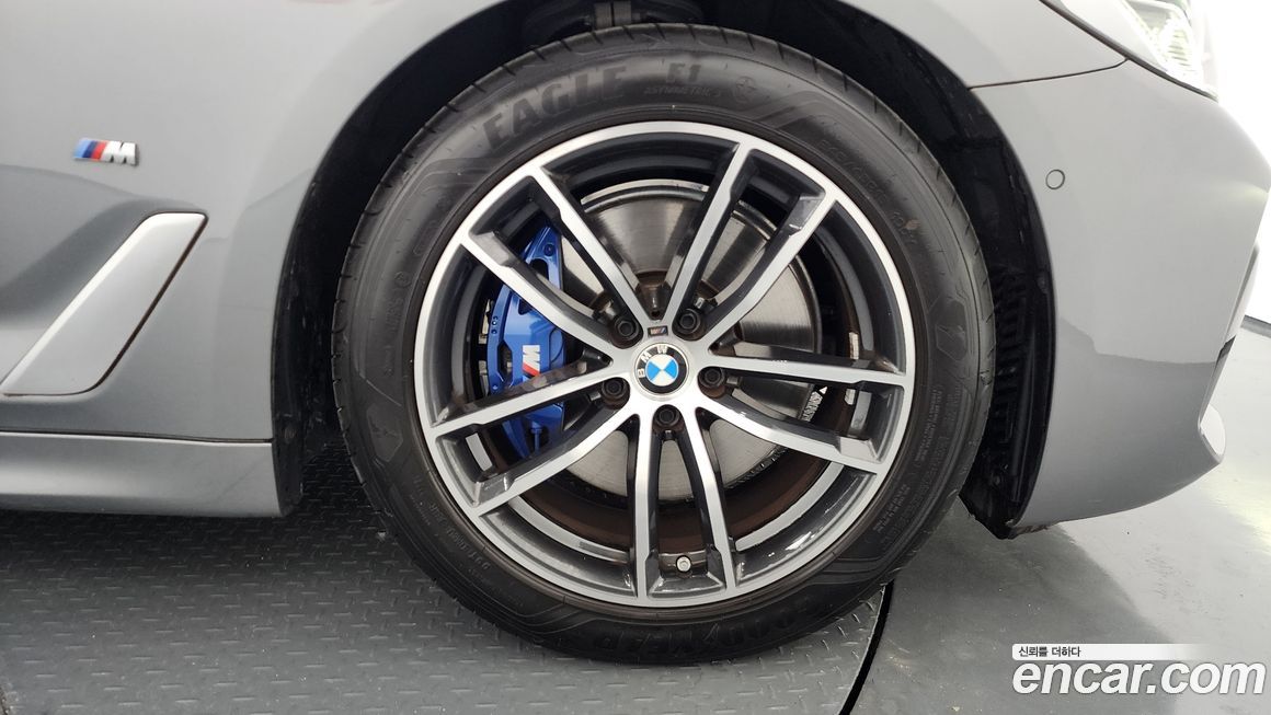 BMW 5-Series 520i M Sport, 2023