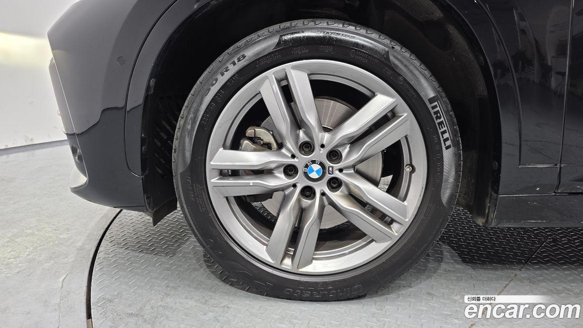 BMW X1 xDrive 20i M Sport, 2022