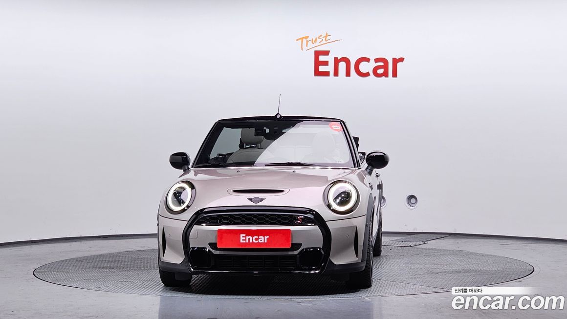 Mini Cooper Convertible Classic Launch Pack, 2023