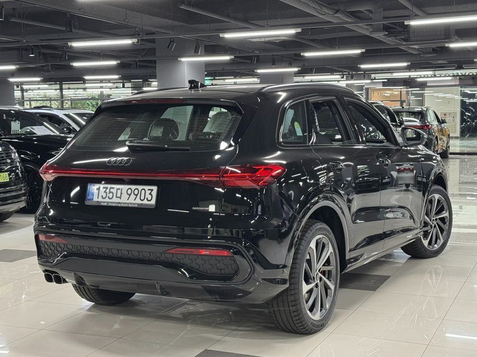 Audi Q5 40 TDI Quattro S Line Black Edition, 2025