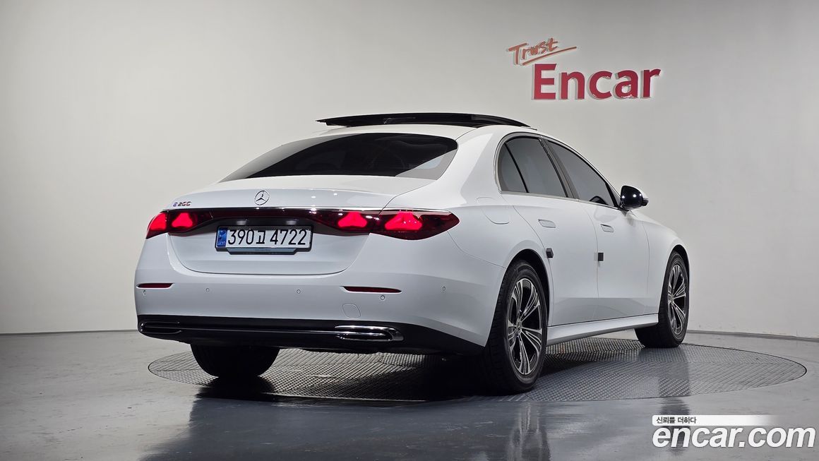 Mercedes-Benz E-Class E200 Avantgarde, 2024