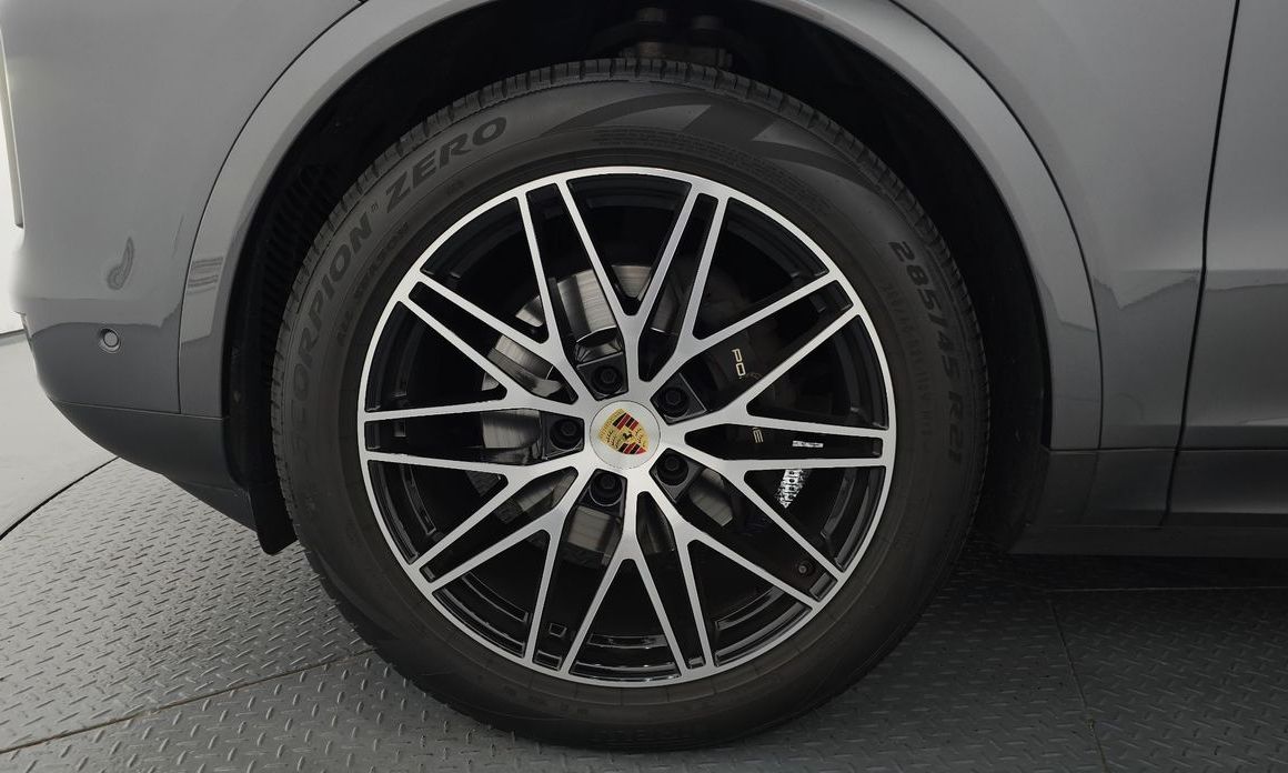 Porsche Cayenne 3.0, 2024