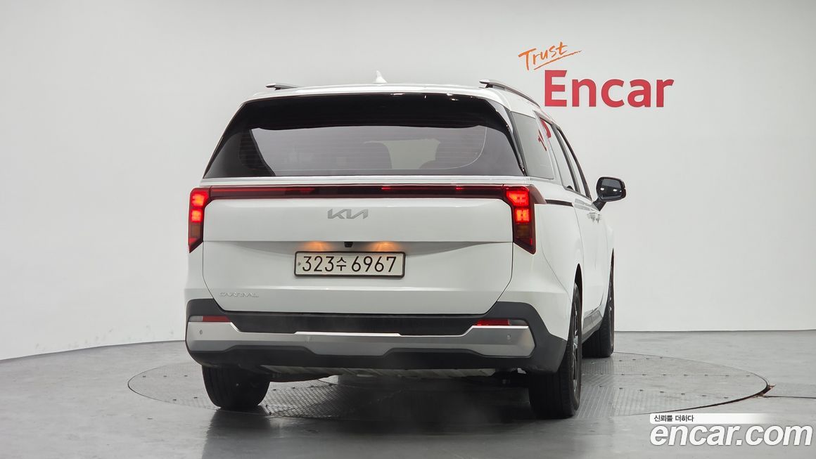 Kia Carnival 9-Seater Prestige, 2024