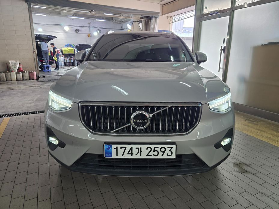 Volvo XC40 B4 Ultimate Bright, 2024
