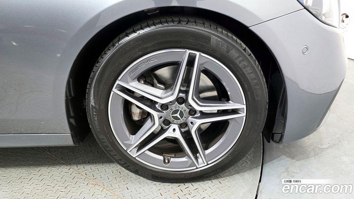 Mercedes-Benz E-Class E250 AMG Line, 2023