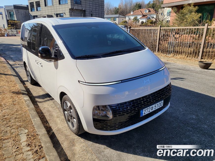 Hyundai Staria 4WD Tourer 9-Seater, 2025