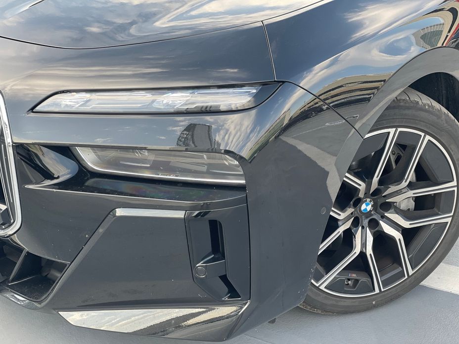 BMW 7-Series 740i xDrive M Sport, 2025