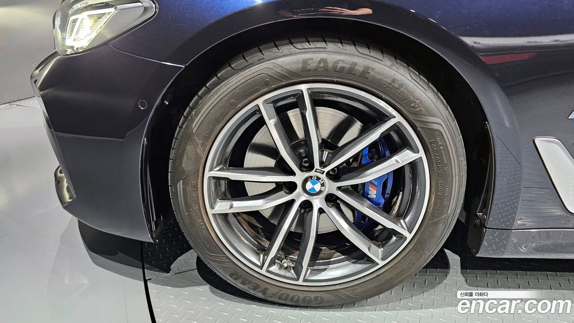 BMW 5-Series 520i M Sport, 2023