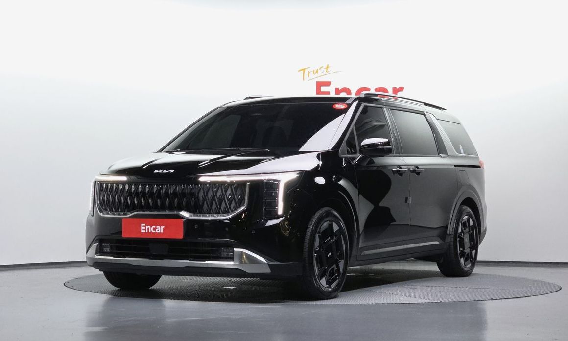 Kia Carnival 7-Seater Outdoor, 2025