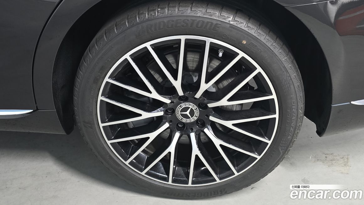 Mercedes-Benz S-Class S580L 4MATIC, 2025