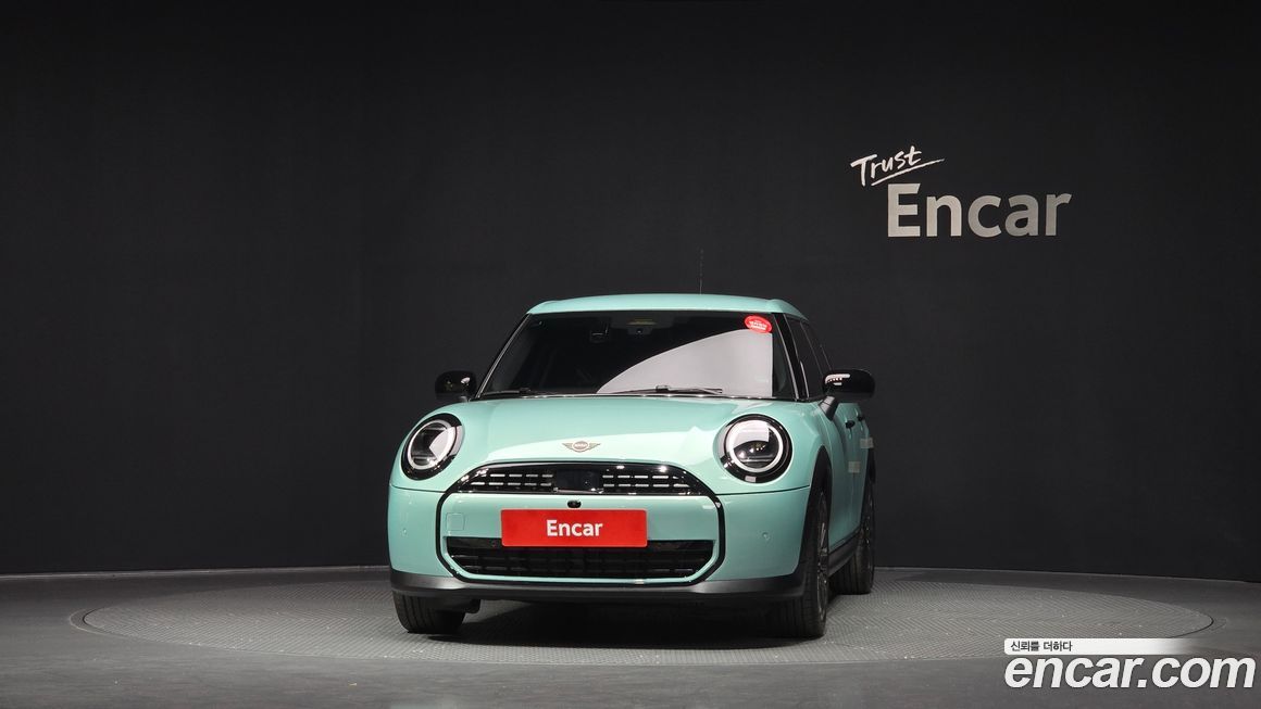 Mini Cooper 5Door Essential, 2025