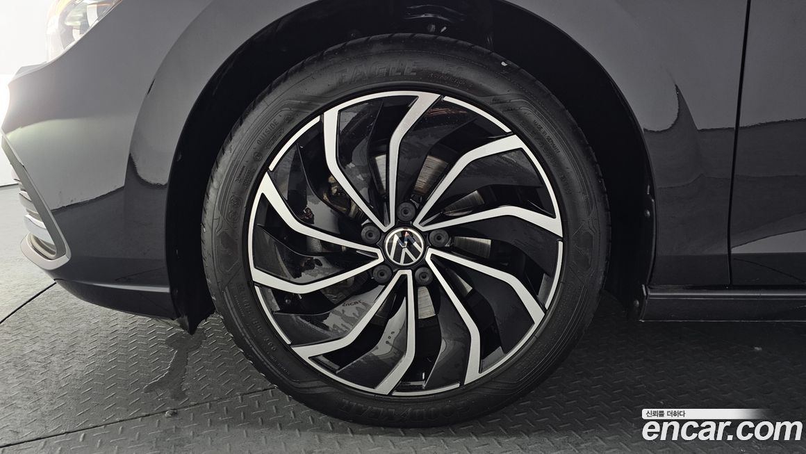 Volkswagen Golf 2.0 TDI Prestige, 2024