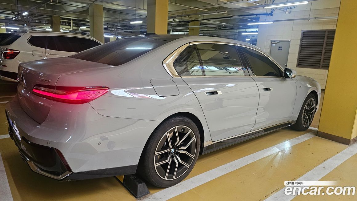 BMW 7-Series 740i xDrive M Sport, 2024