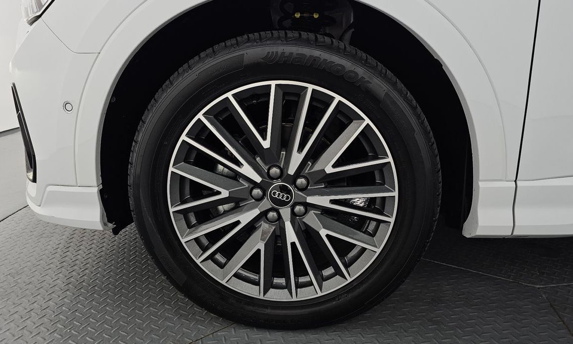 Audi Q3 35 TDI Premium, 2025