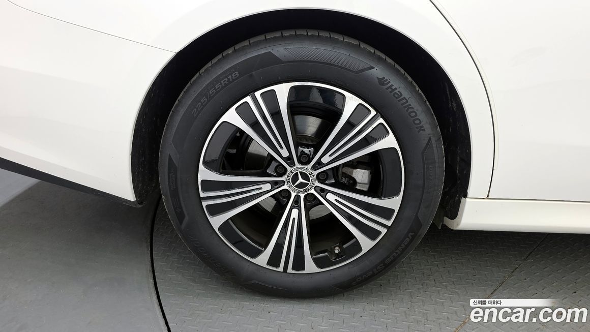 Mercedes-Benz E-Class E200 Avantgarde, 2025