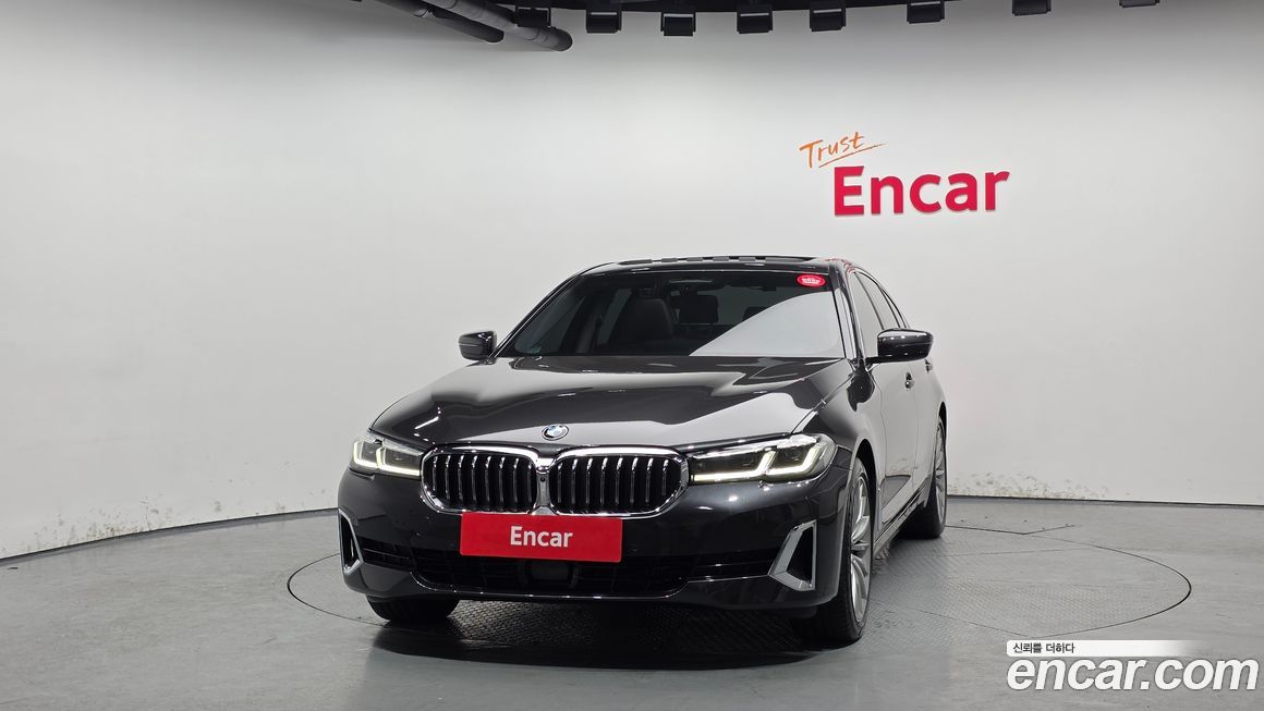 BMW 5-Series 530i xDrive Luxury, 2023