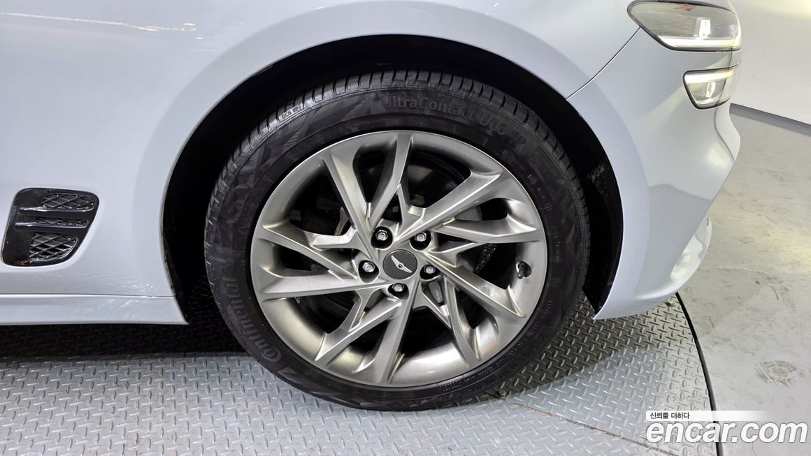 Genesis G70 Gasoline 2.0T 4WD, 2022