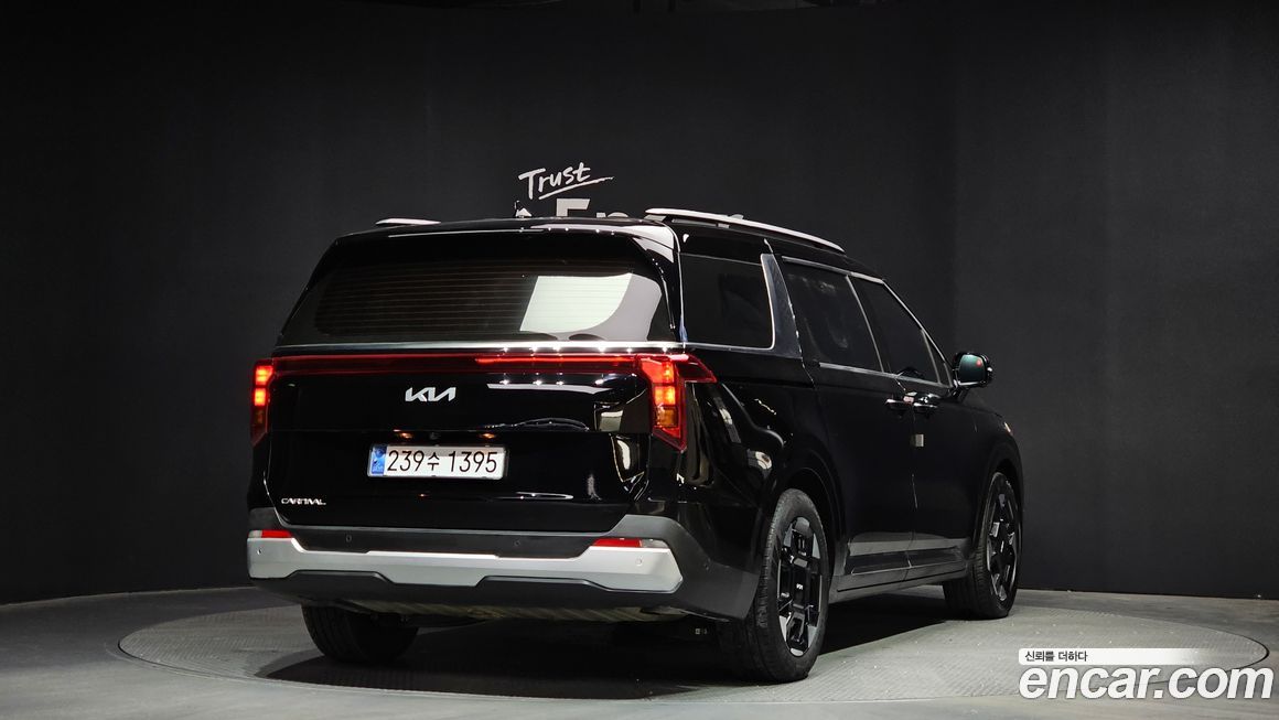 Kia Carnival 7-Seater Signature, 2024