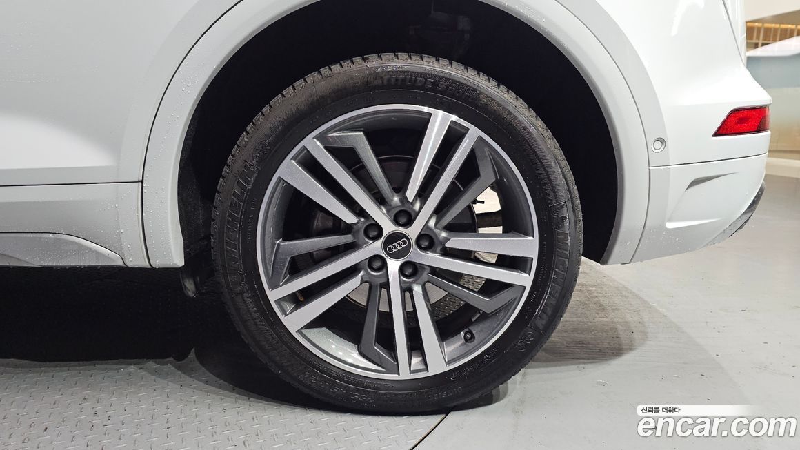 Audi Q5 45 TFSI Quattro Premium, 2023