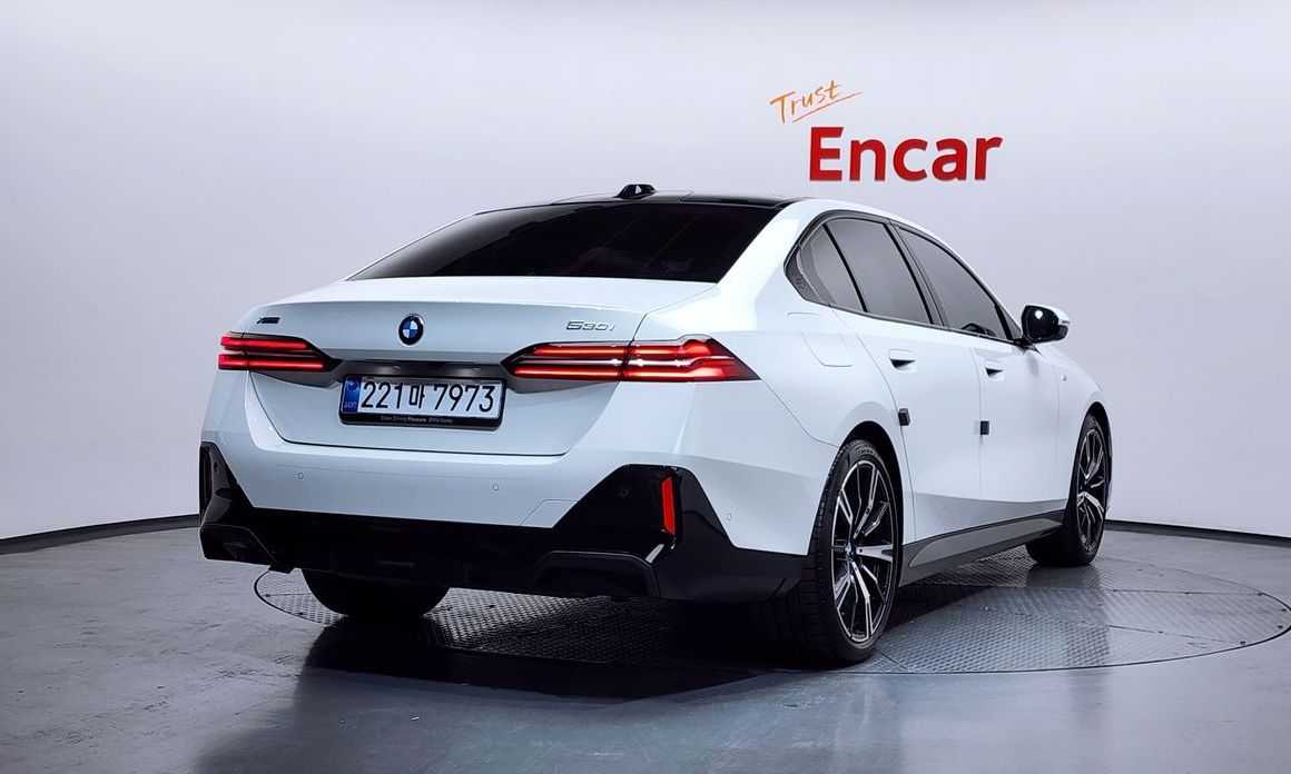 BMW 5-Series 530i xDrive M Sport, 2025