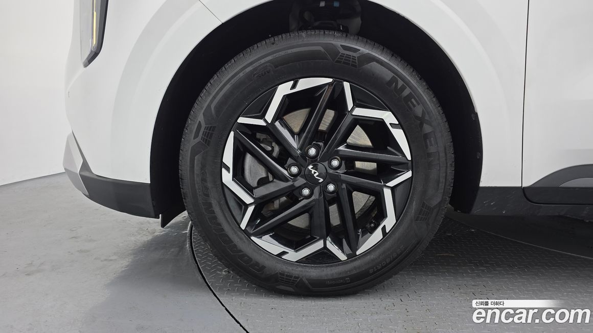 Kia Carnival 9-Seater Prestige, 2024