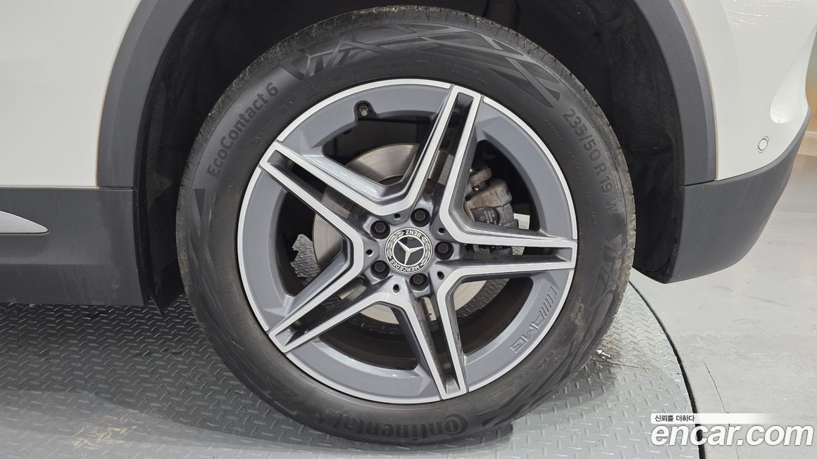 Mercedes-Benz GLA-Class GLA250 4MATIC, 2023