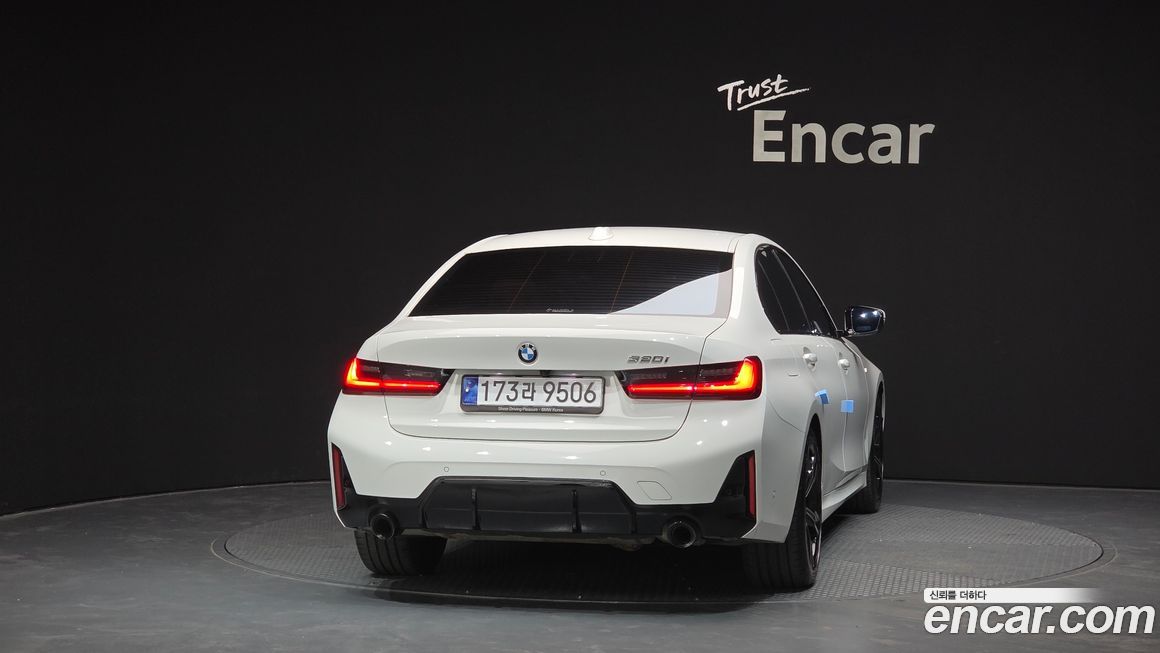 BMW 3-Series 320i M Sport, 2023