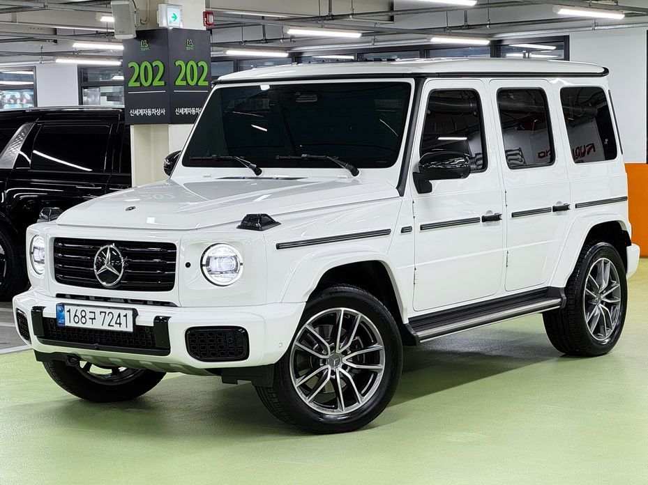 Mercedes-Benz G-Class G450d, 2025