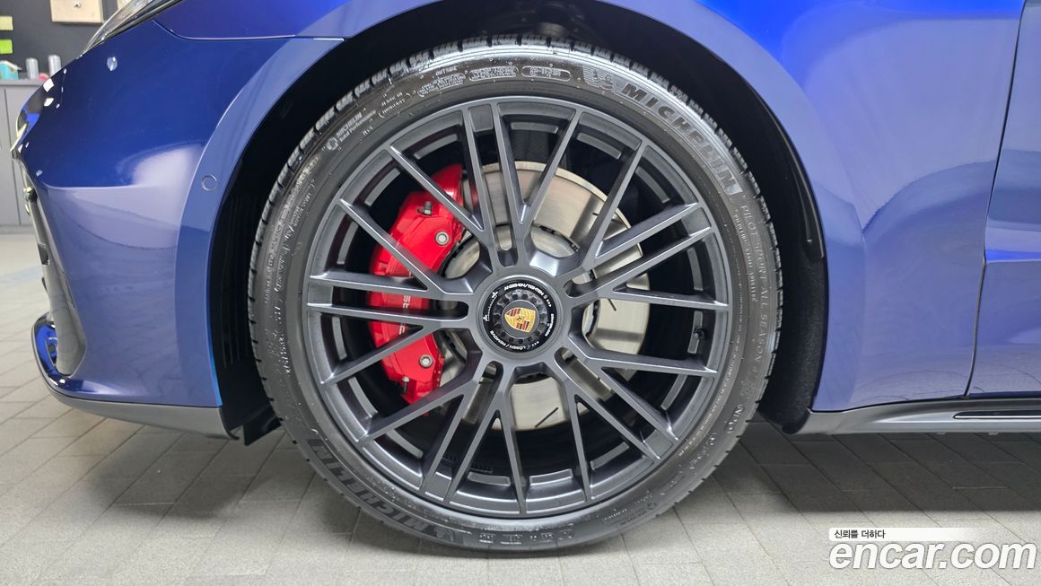 Porsche Panamera 4.0 GTS, 2025