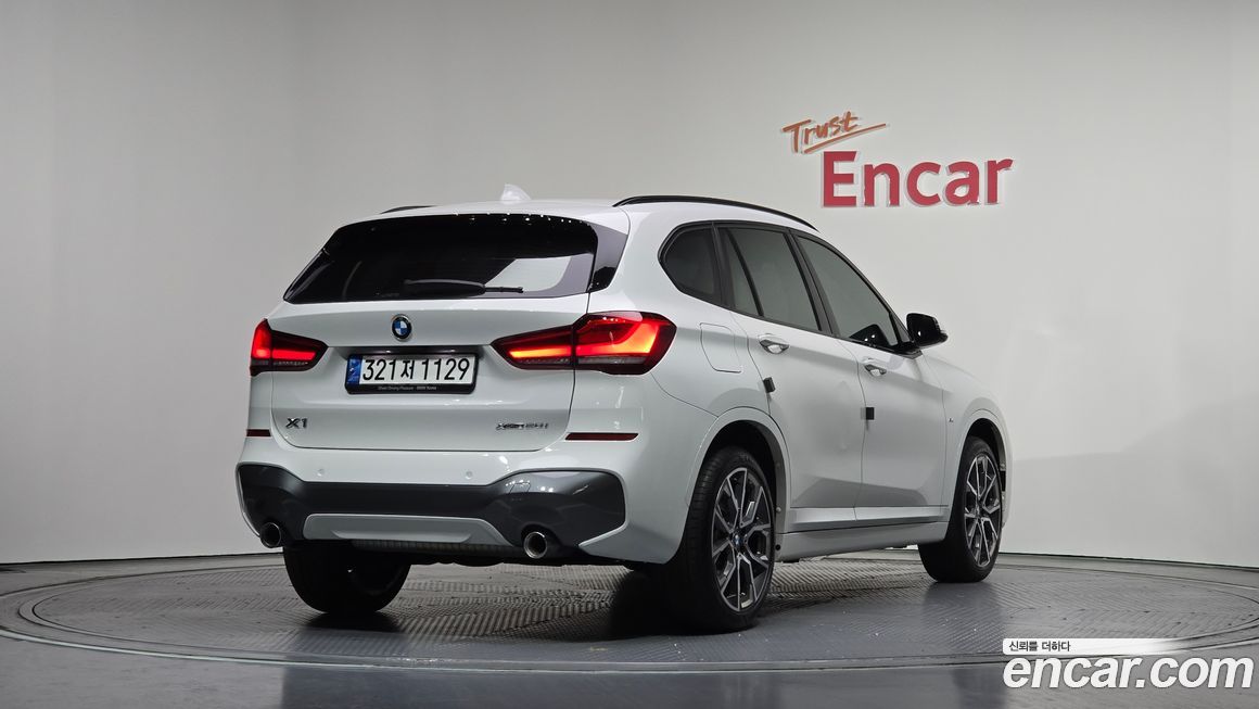 BMW X1 xDrive 20i M Sport, 2022