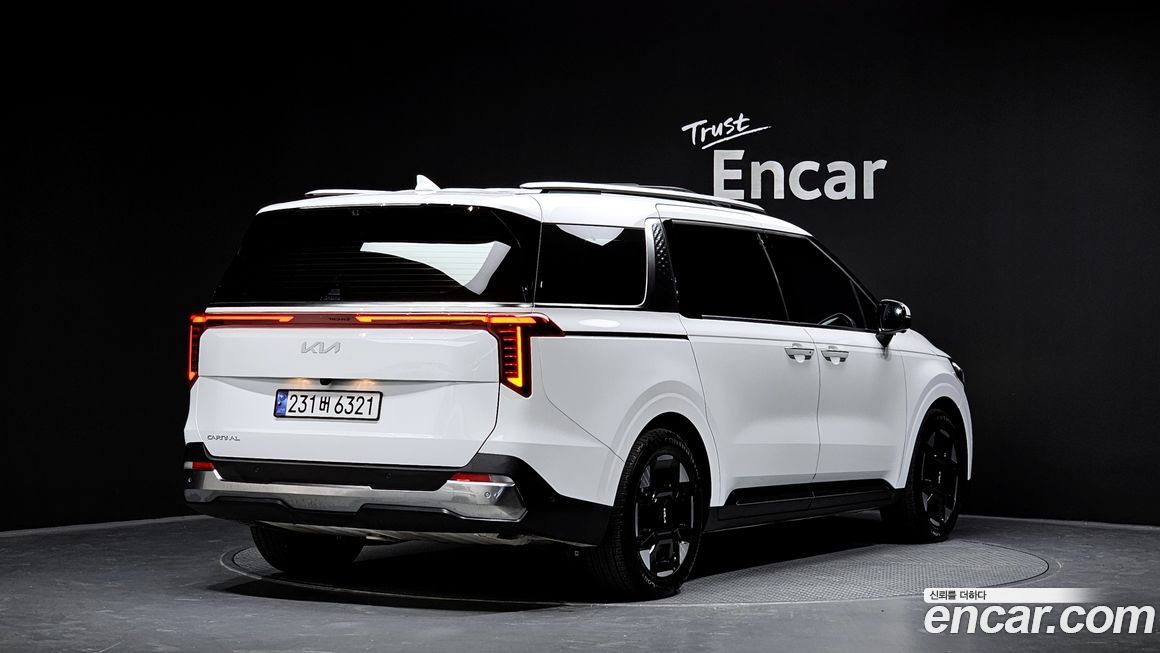 Kia Carnival 7-Seater Signature, 2024