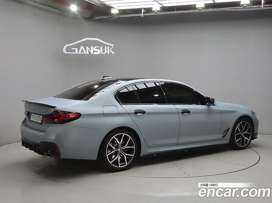 BMW 5-Series 530i xDrive M Sport Package, 2023
