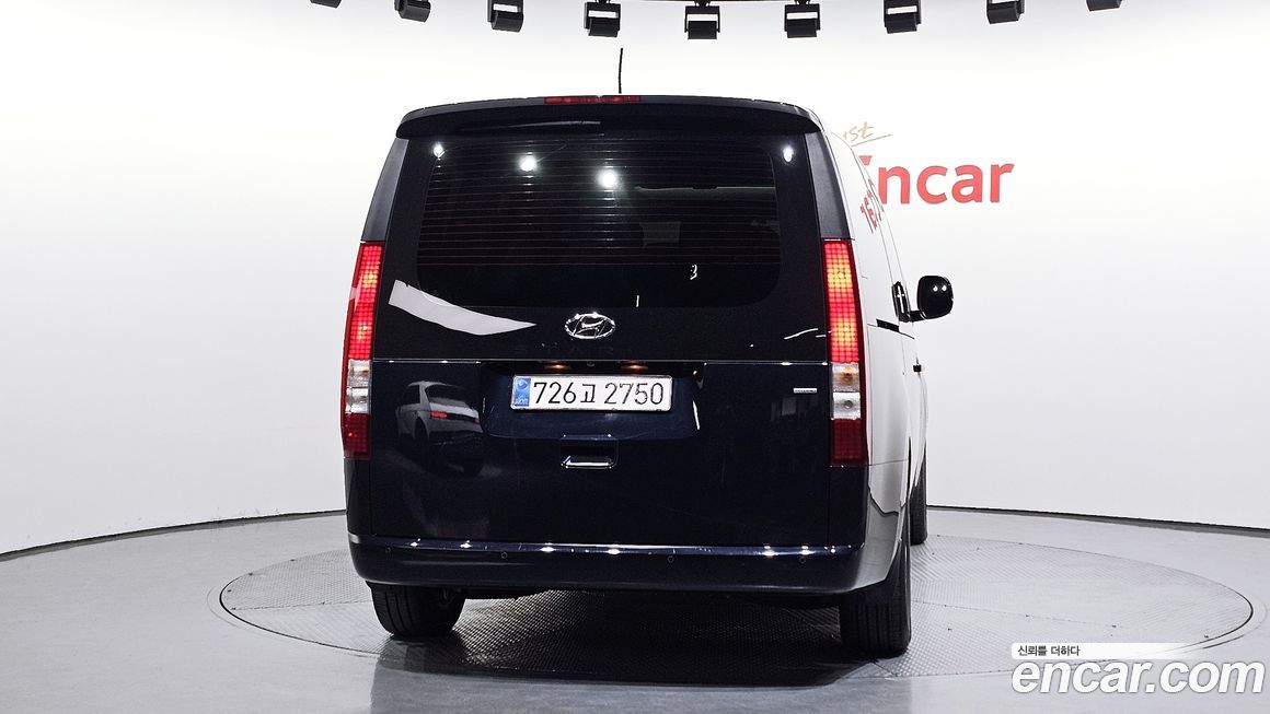 Hyundai Staria 4WD Tourer 11-Seater, 2024