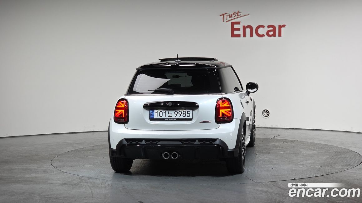 Mini Cooper JCW, 2024