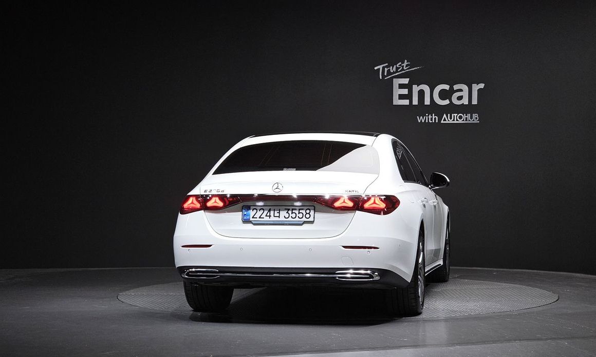 Mercedes-Benz E-Class E220d 4MATIC Exclusive, 2024