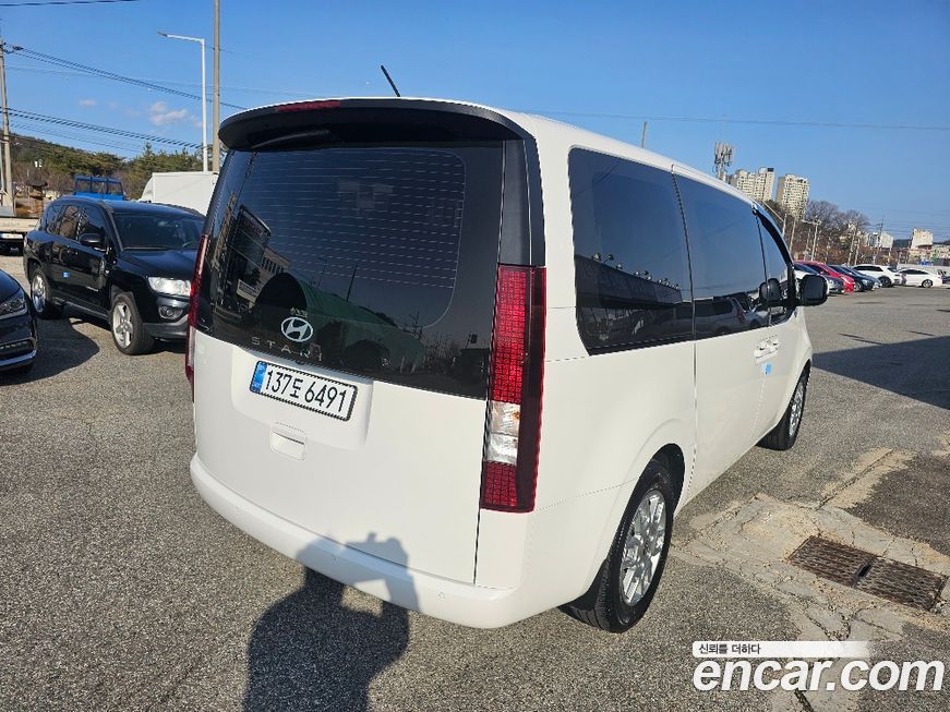 Hyundai Staria Tourer 9-Seater, 2025