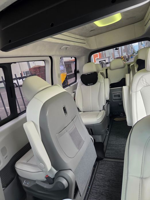 Hyundai Staria Lounge 9-Seater, 2025