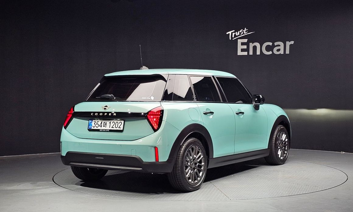 Mini Cooper 5Door Essential, 2025