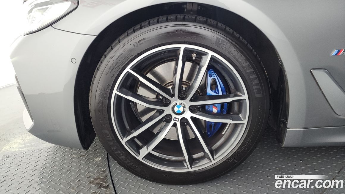 BMW 5-Series 520i M Sport, 2023