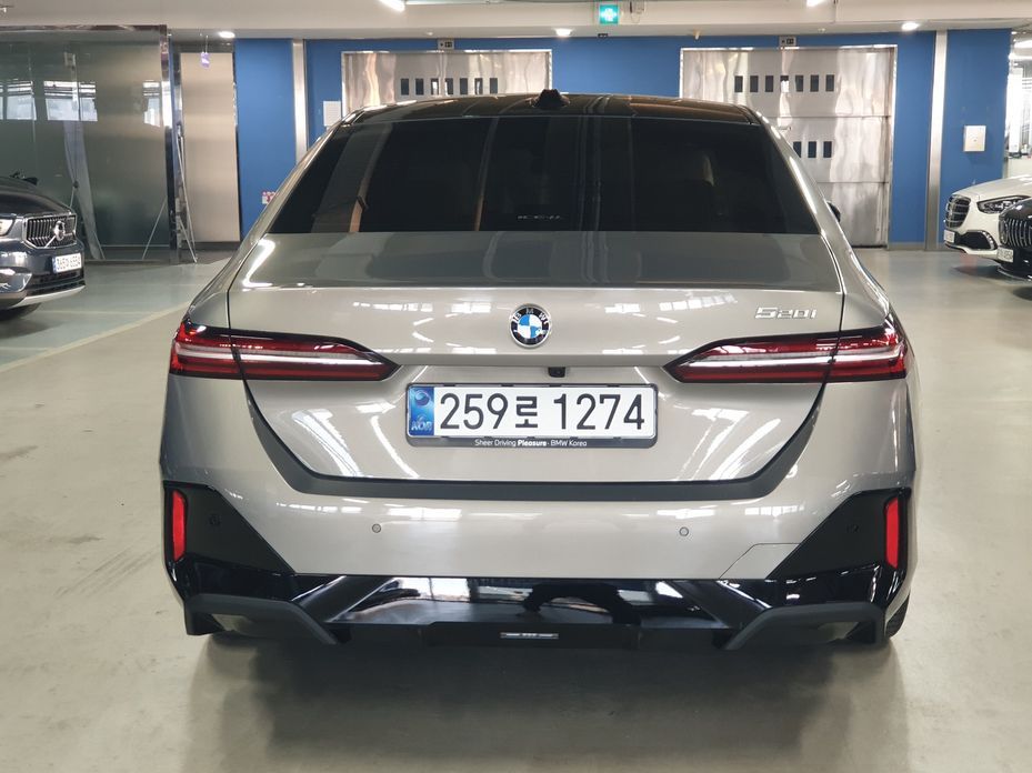 BMW 5-Series 520i M Sport, 2025