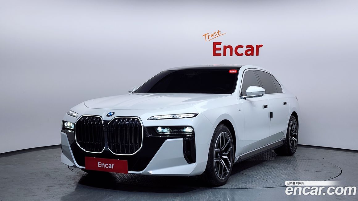 BMW 7-Series 740i xDrive M Sport, 2025