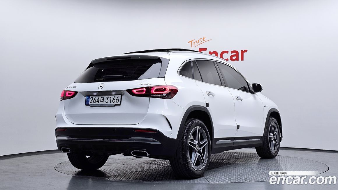 Mercedes-Benz GLA-Class GLA250 4MATIC, 2023