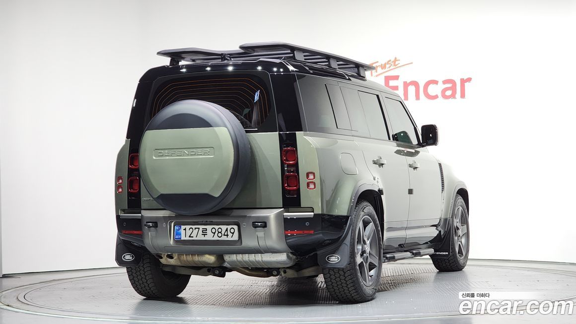 Land Rover Defender 110 D250 X-Dynamic SE, 2025