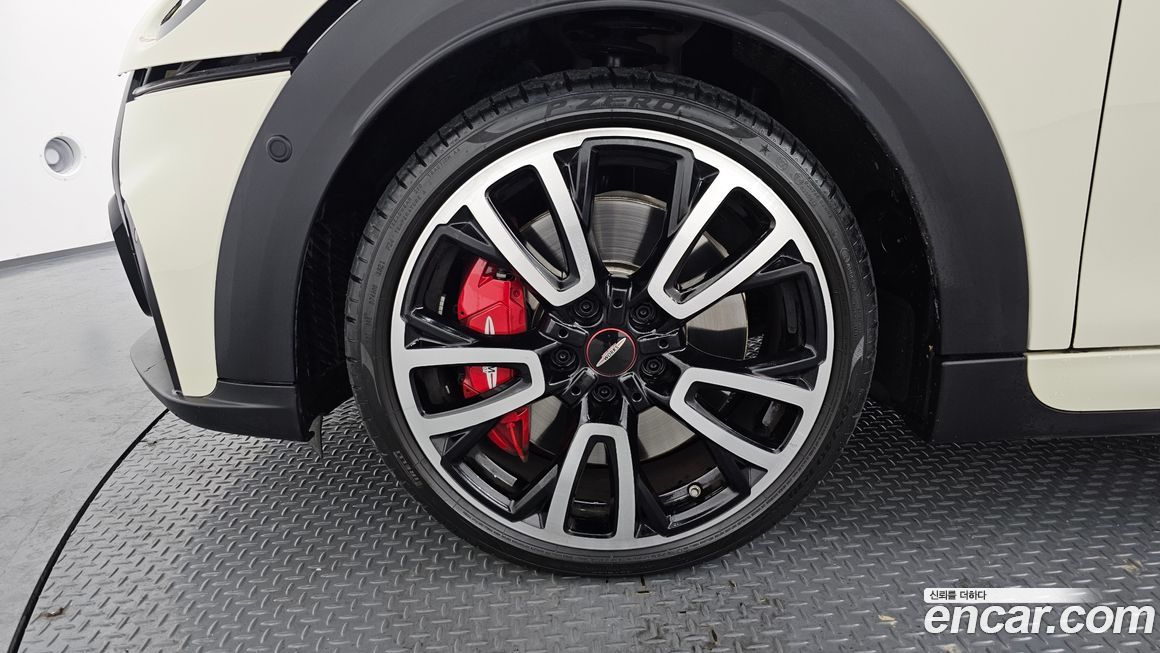 Mini Cooper JCW, 2022