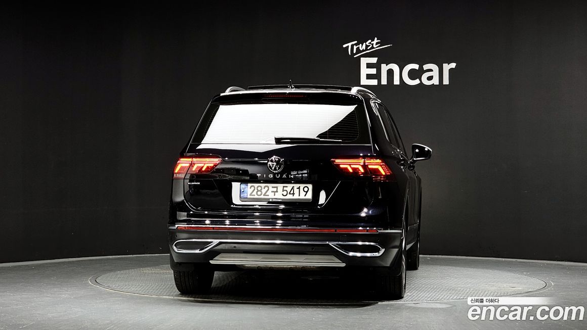 Volkswagen Tiguan 2.0 TSI Prestige, 2023