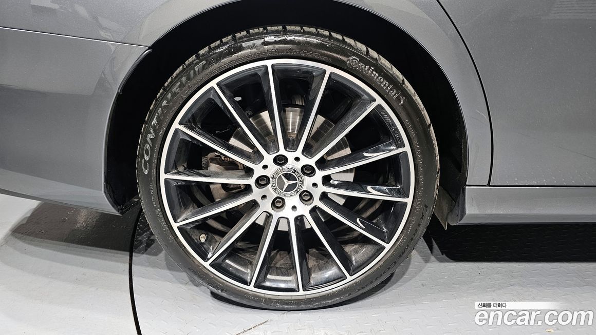 Mercedes-Benz E-Class E350 4MATIC AMG Line, 2023