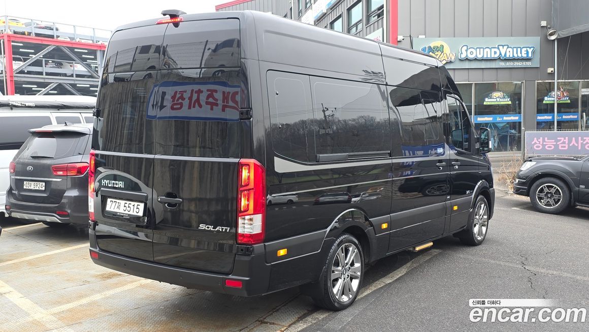 Hyundai Solati 15-seater, 2024